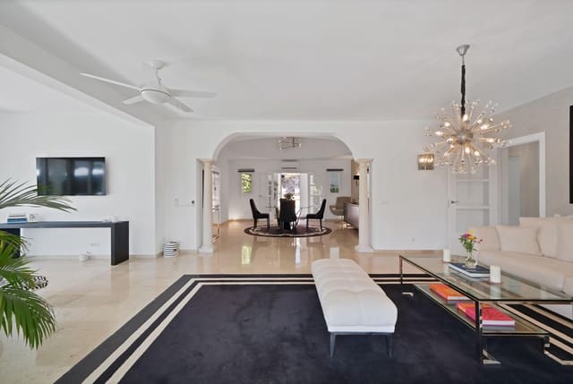 4 camera da letto Villa da affittare in El Paraiso, Estepona con piscina garage - 22.500 € (Rif: 9920621)