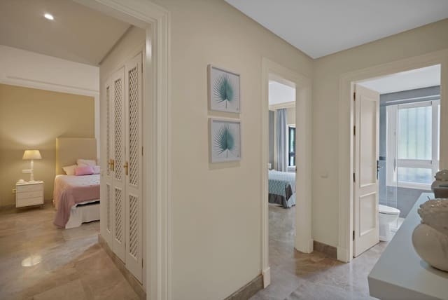 3 soverom Leilighet til salgs i Los Naranjos, Marbella med svømmebasseng garasje - € 792 000 (Ref: 9920622)