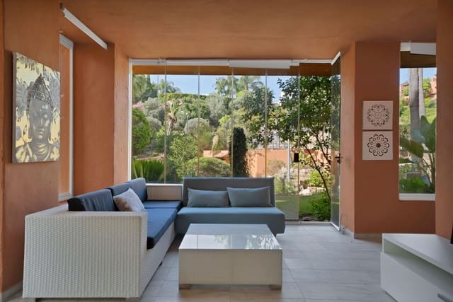 3 soverom Leilighet til salgs i Los Naranjos, Marbella med svømmebasseng garasje - € 792 000 (Ref: 9920622)