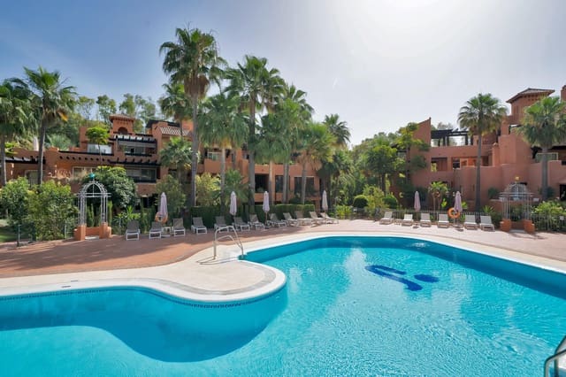 3 sypialnia Apartament na sprzedaż w Los Naranjos, Marbella z basenem garażem - 749 000 € (Ref: 9920622)