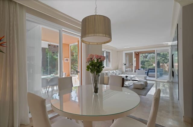 3 Zimmer Apartment zu verkaufen in Los Naranjos, Marbella mit Pool Garage - 749.000 € (Ref: 9920622)
