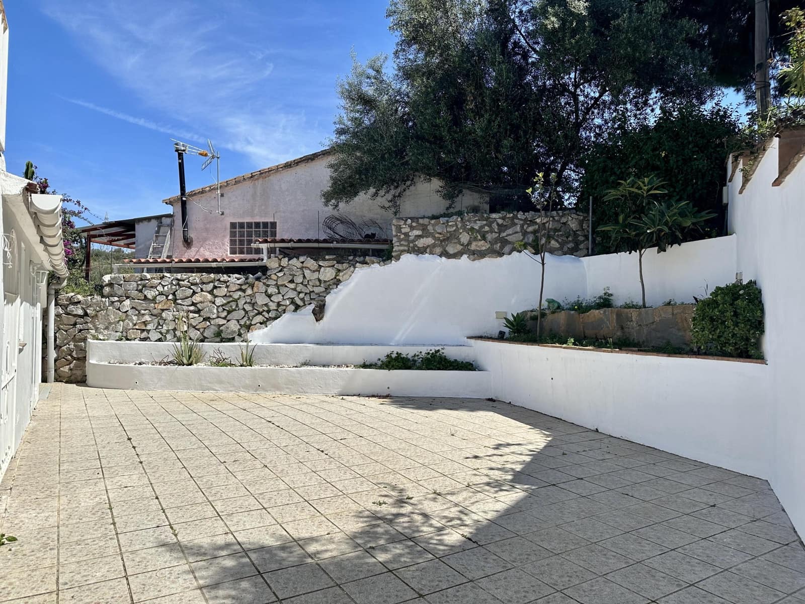 3 bedroom Villa for sale in Marbella with pool garage - € 975,000 (Ref: 9922532)