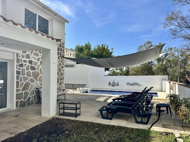 3 makuuhuone Huvila myytävänä paikassa Marbella mukana uima-altaan 
autotalli - 889 000 € (Ref: 9922532)