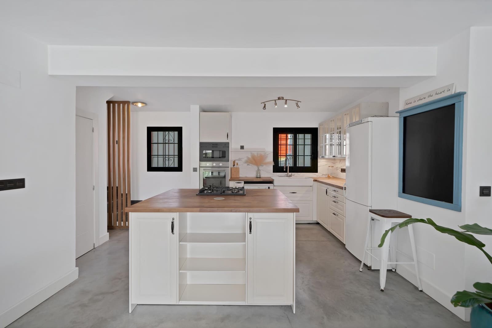 3 soverom Rekkehus til salgs i Estepona med garasje - € 439 000 (Ref: 9924746)