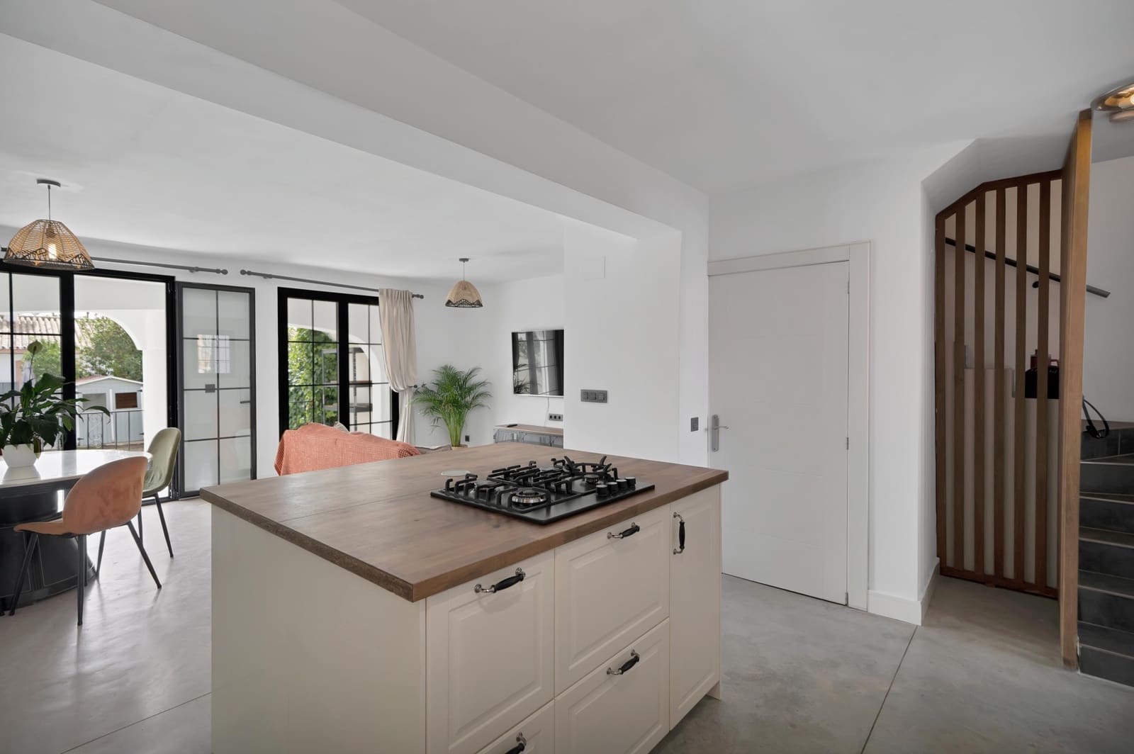 3 soverom Rekkehus til salgs i Estepona med garasje - € 439 000 (Ref: 9924746)