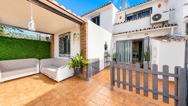 3 Zimmer Reihenhaus zu verkaufen in Atalaya-Isdabe, Estepona mit Pool - 320.000 € (Ref: 9927642)