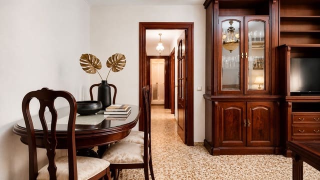 4 sypialnia Apartament na sprzedaż w Miasto Málaga z garażem - 399 000 € (Ref: 9929573)
