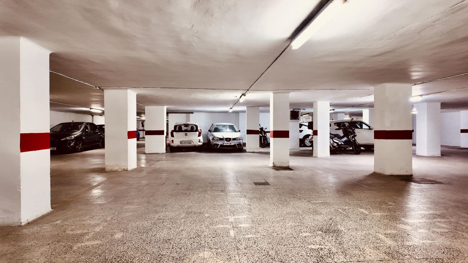 4 slaapkamer Appartement te koop in Malaga stad met garage - € 399.000 (Ref: 9929573)