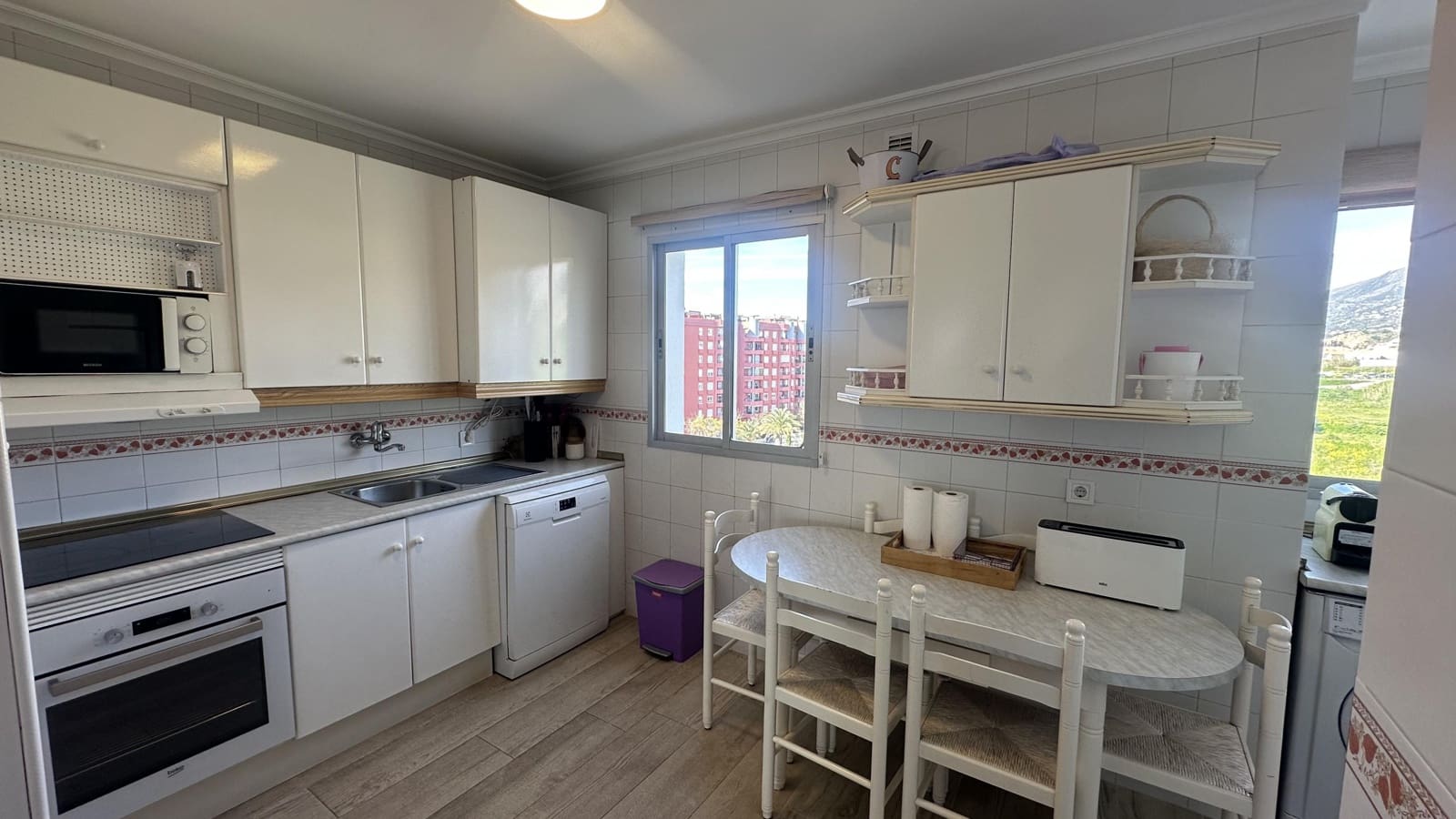 3 Zimmer Apartment zu vermieten in Fuengirola mit Pool Garage - 2.000 € (Ref: 9929574)