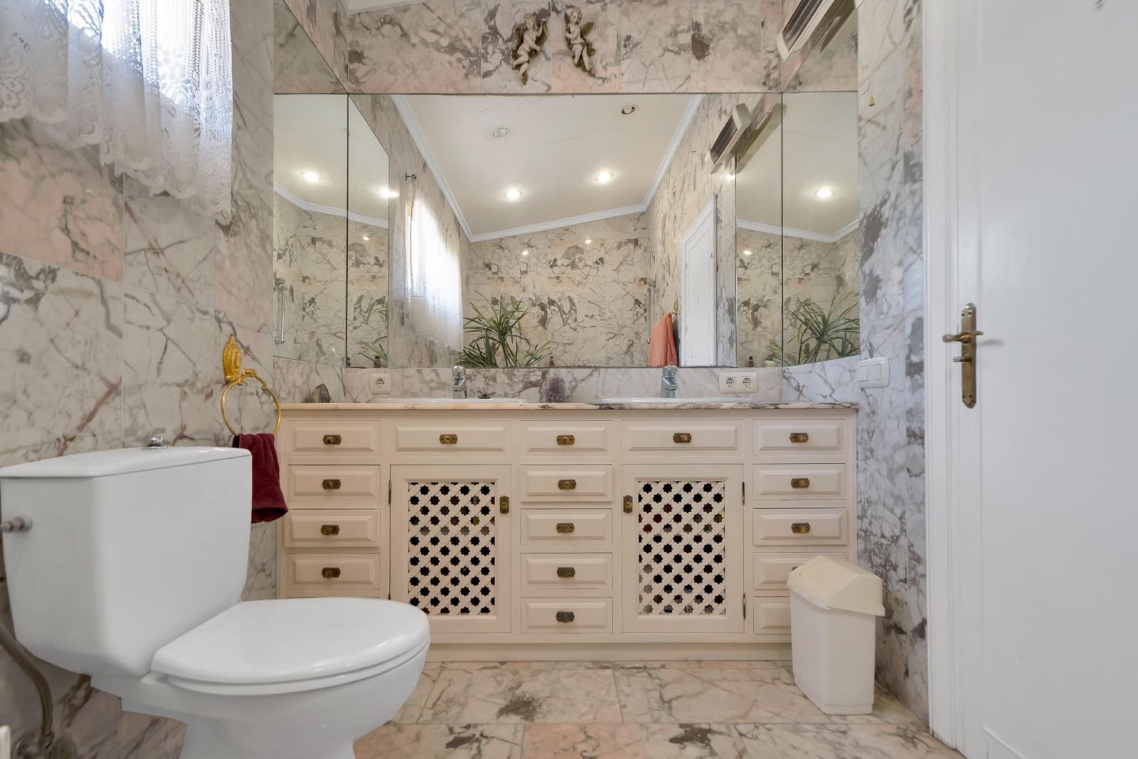 4 chambre Villa/Maison à vendre à Estepona avec piscine garage - 1 998 000 € (Ref: 9938381)