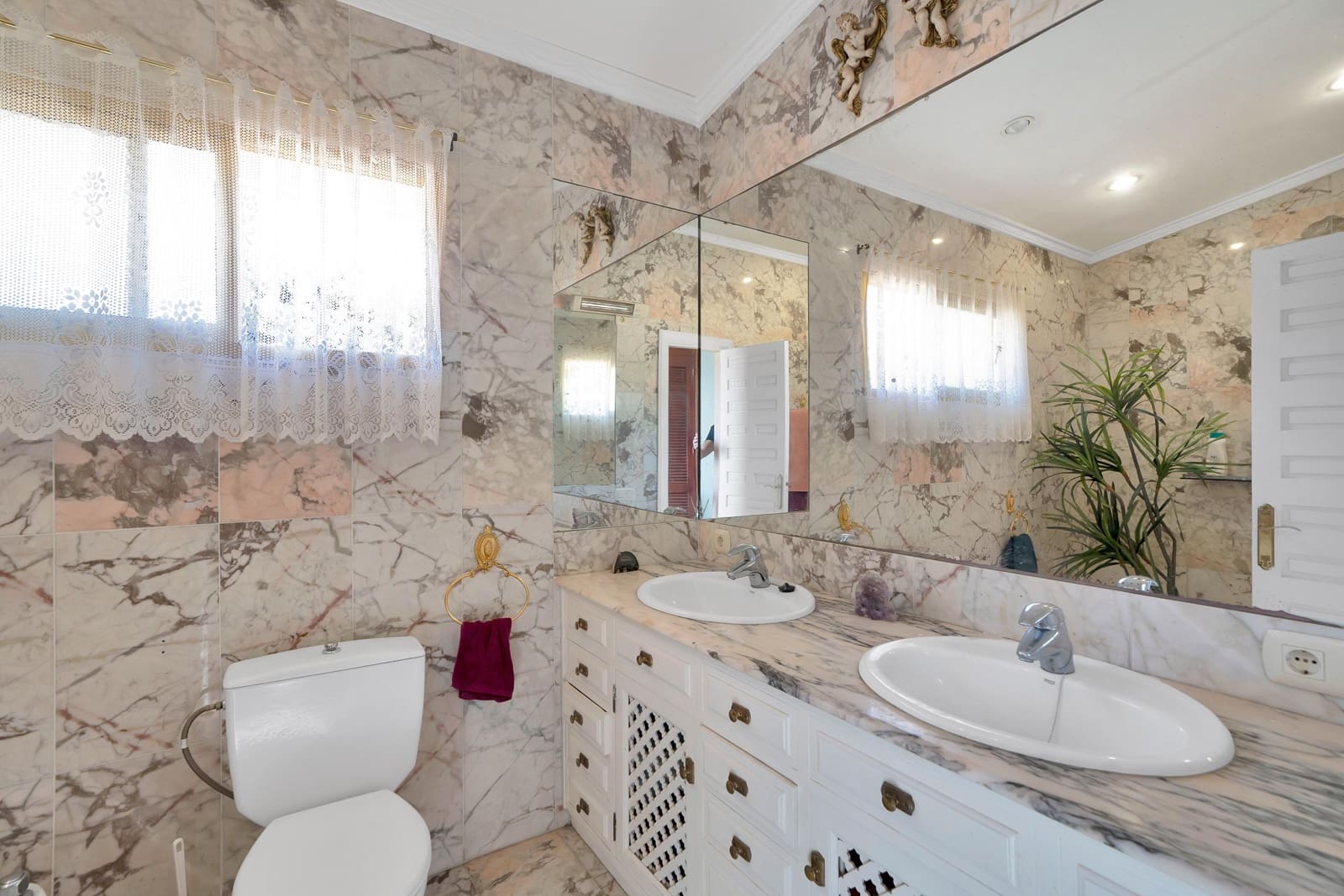 4 chambre Villa/Maison à vendre à Estepona avec piscine garage - 1 998 000 € (Ref: 9938381)