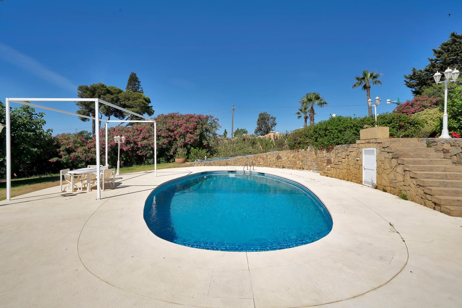 4 chambre Villa/Maison à vendre à Estepona avec piscine garage - 1 998 000 € (Ref: 9938381)