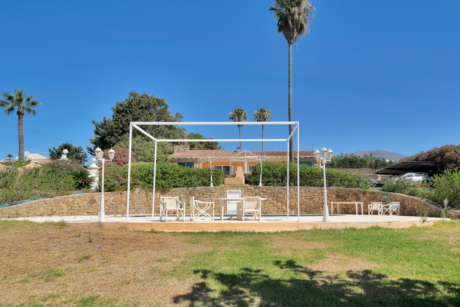 4 chambre Villa/Maison à vendre à Estepona avec piscine garage - 1 998 000 € (Ref: 9938381)