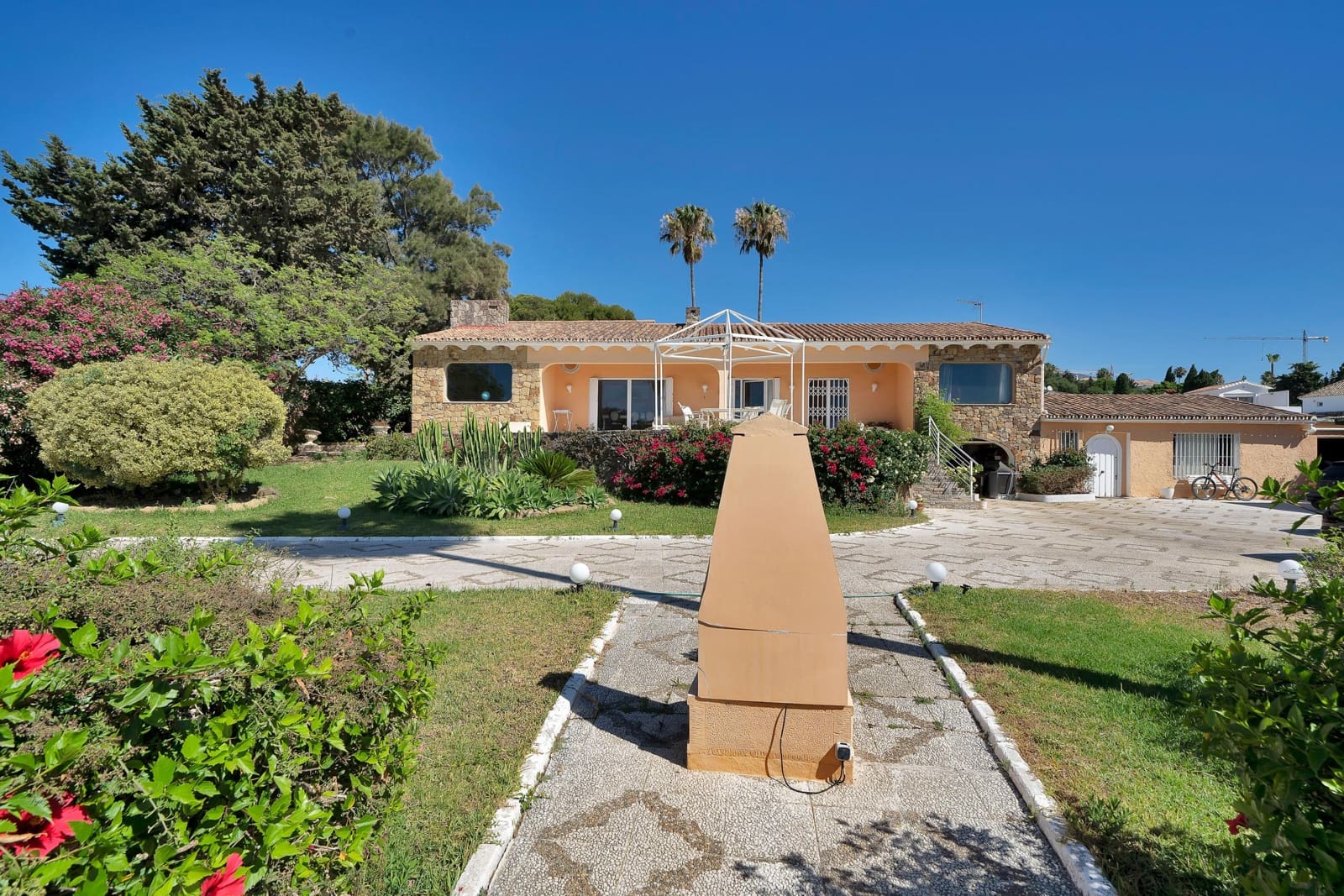 4 chambre Villa/Maison à vendre à Estepona avec piscine garage - 1 998 000 € (Ref: 9938381)