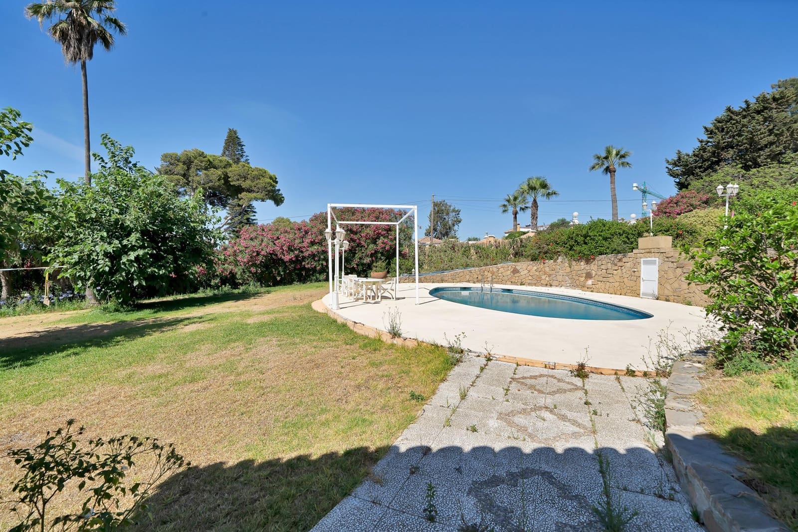 4 chambre Villa/Maison à vendre à Estepona avec piscine garage - 1 998 000 € (Ref: 9938381)