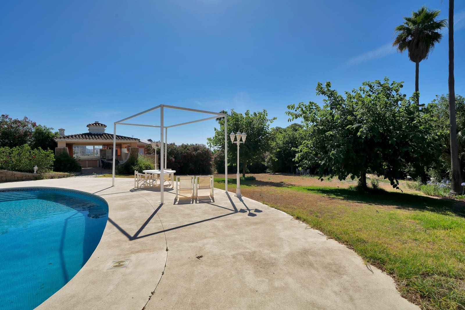 4 chambre Villa/Maison à vendre à Estepona avec piscine garage - 1 998 000 € (Ref: 9938381)