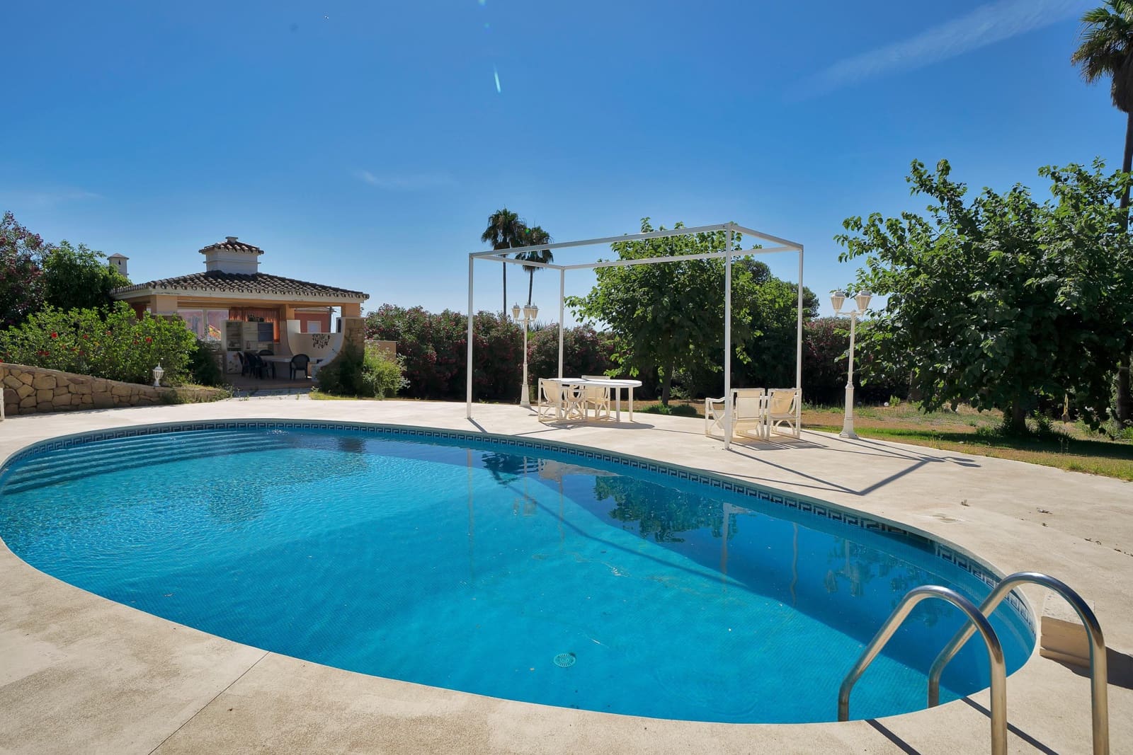 4 chambre Villa/Maison à vendre à Estepona avec piscine garage - 1 998 000 € (Ref: 9938381)