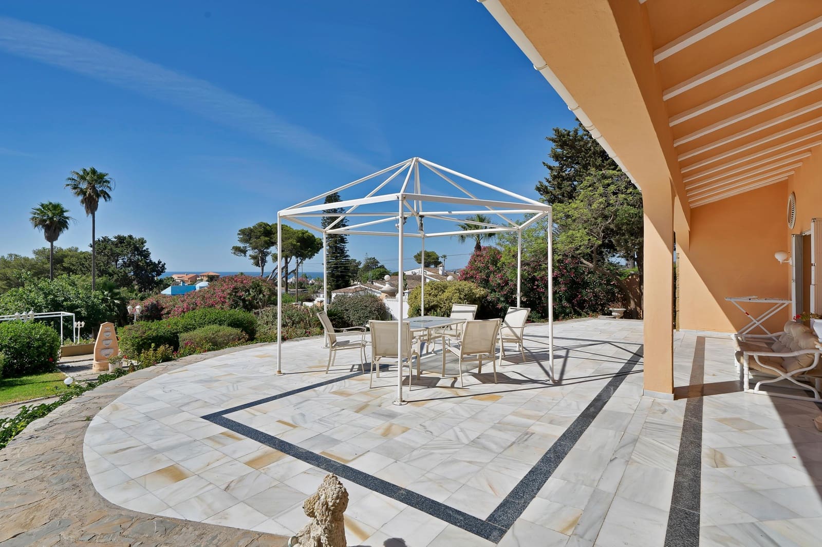 4 chambre Villa/Maison à vendre à Estepona avec piscine garage - 1 998 000 € (Ref: 9938381)