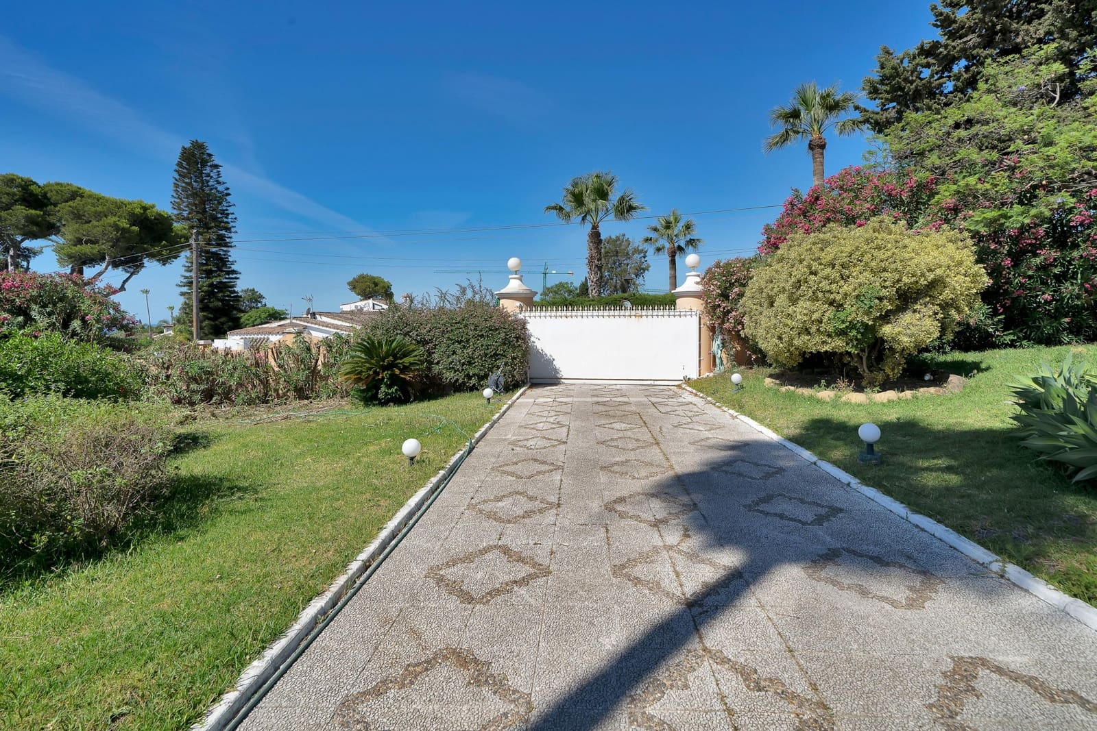4 chambre Villa/Maison à vendre à Estepona avec piscine garage - 1 998 000 € (Ref: 9938381)