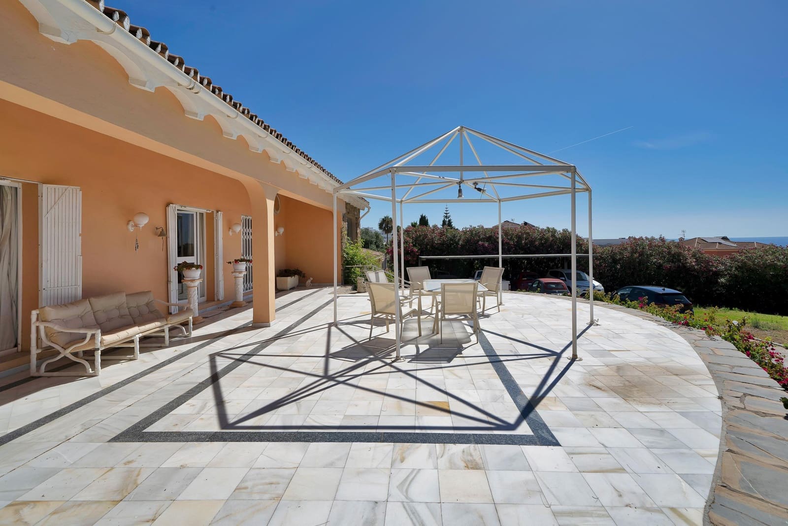 4 chambre Villa/Maison à vendre à Estepona avec piscine garage - 1 998 000 € (Ref: 9938381)