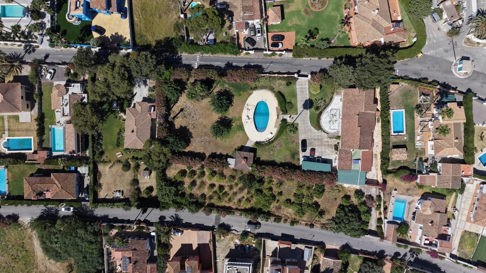 4 chambre Villa/Maison à vendre à Estepona avec piscine garage - 1 998 000 € (Ref: 9938381)