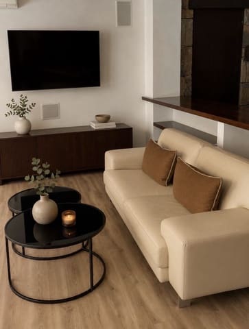 4 makuuhuone Huvila vuokrattavana paikassa El Paraiso, Estepona mukana uima-altaan 
autotalli - 7 000 € (Ref: 9940645)