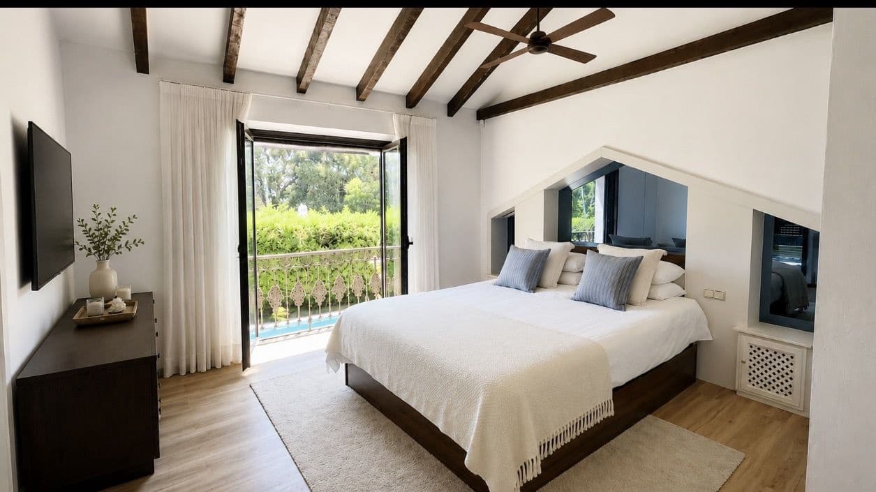 4 Zimmer Villa zu vermieten in El Paraiso mit Pool Garage - 7.000 € (Ref: 9940645)