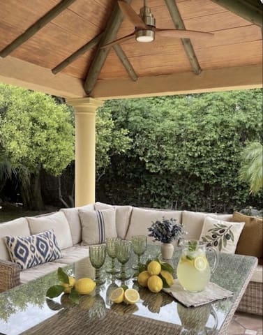 4 makuuhuone Huvila vuokrattavana paikassa El Paraiso, Estepona mukana uima-altaan 
autotalli - 7 000 € (Ref: 9940645)