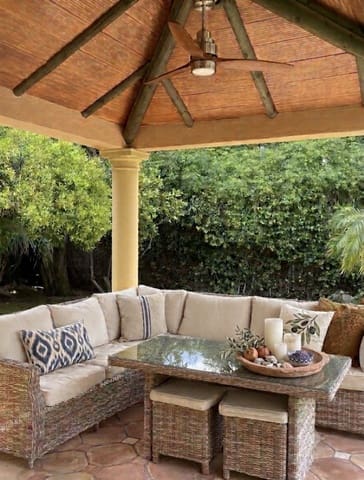 4 makuuhuone Huvila vuokrattavana paikassa El Paraiso, Estepona mukana uima-altaan 
autotalli - 7 000 € (Ref: 9940645)