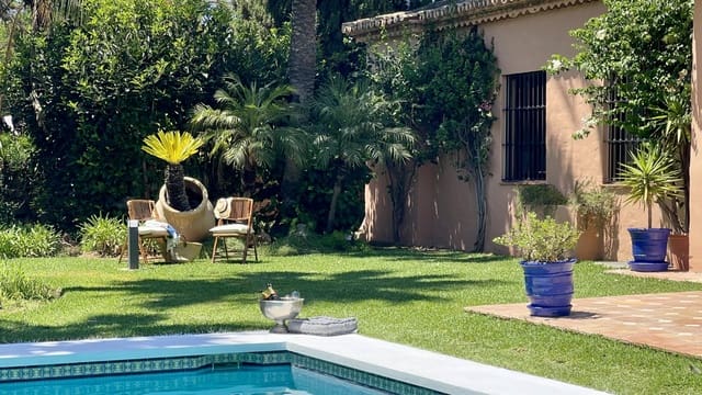 4 makuuhuone Huvila vuokrattavana paikassa El Paraiso, Estepona mukana uima-altaan 
autotalli - 7 000 € (Ref: 9940645)