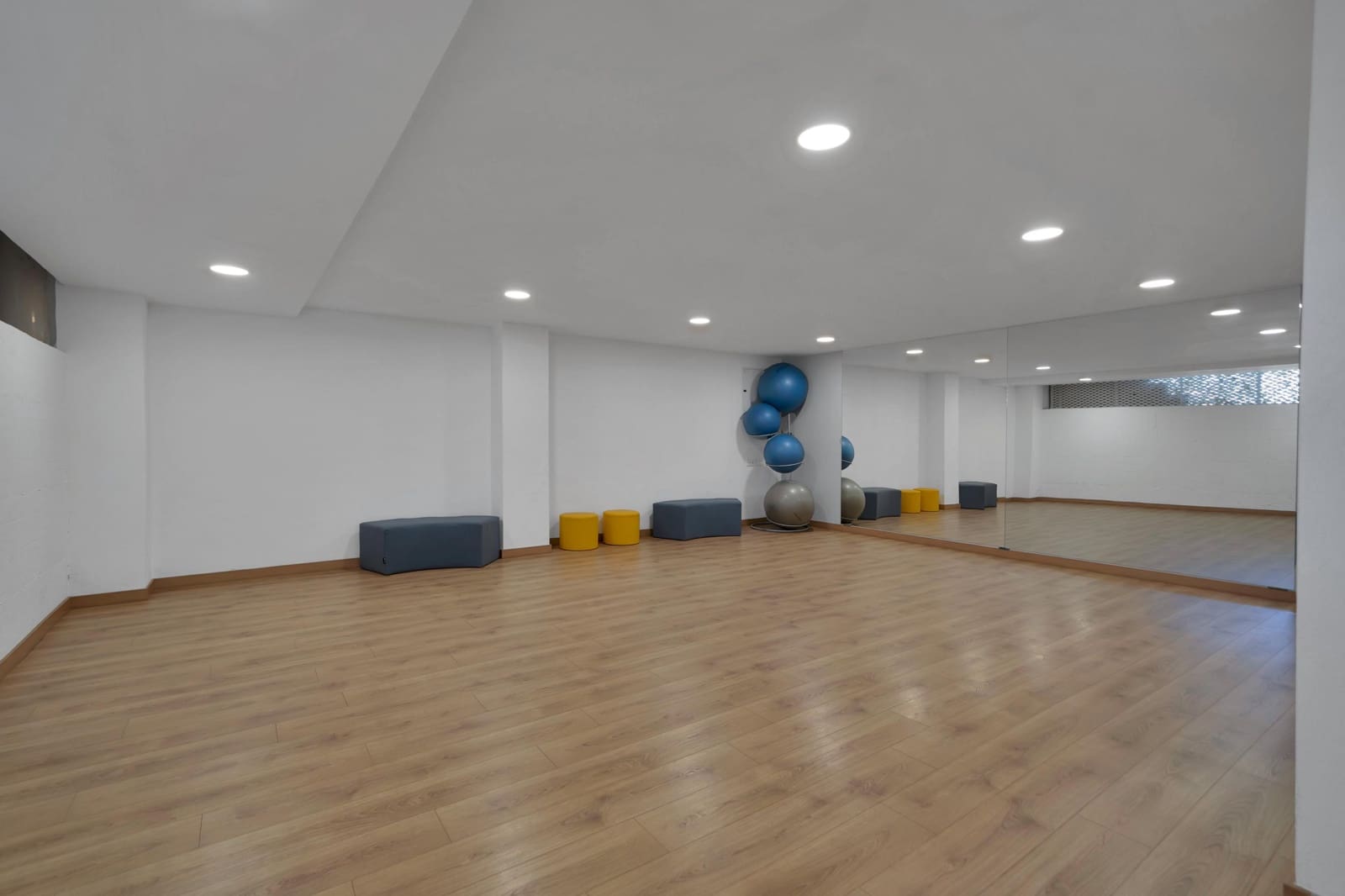 2 bedroom Apartment for sale in Torrequebrada with pool garage - € 530,000 (Ref: 9942717)