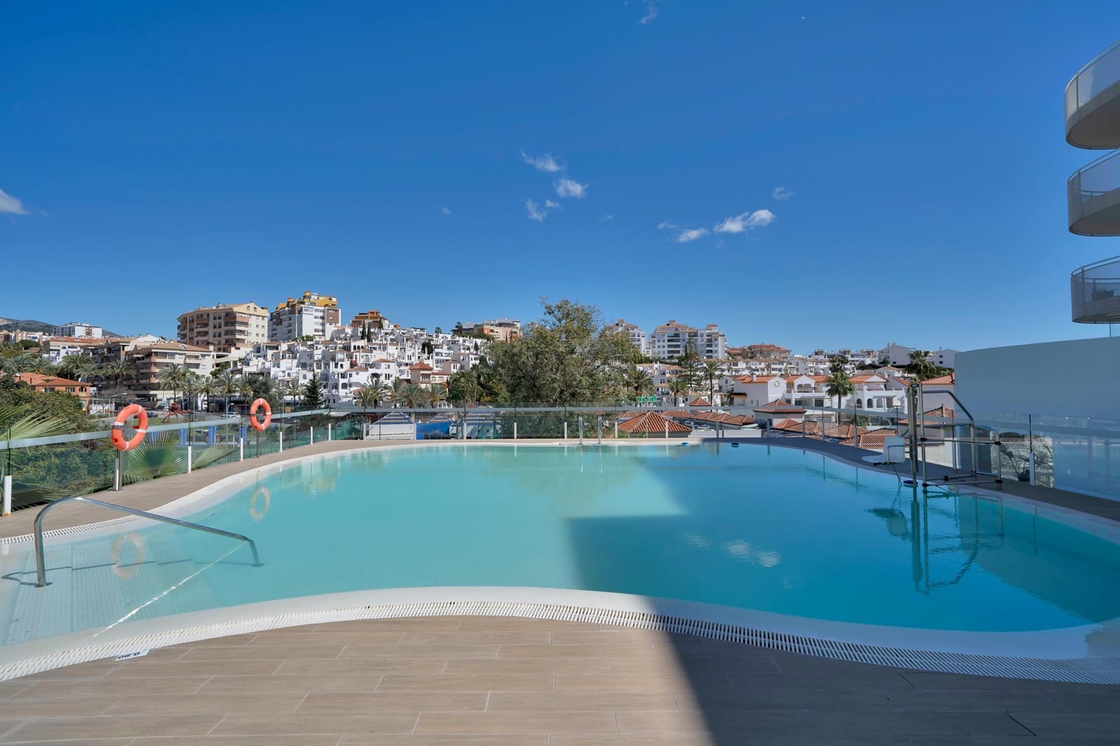 2 bedroom Apartment for sale in Torrequebrada with pool garage - € 530,000 (Ref: 9942717)