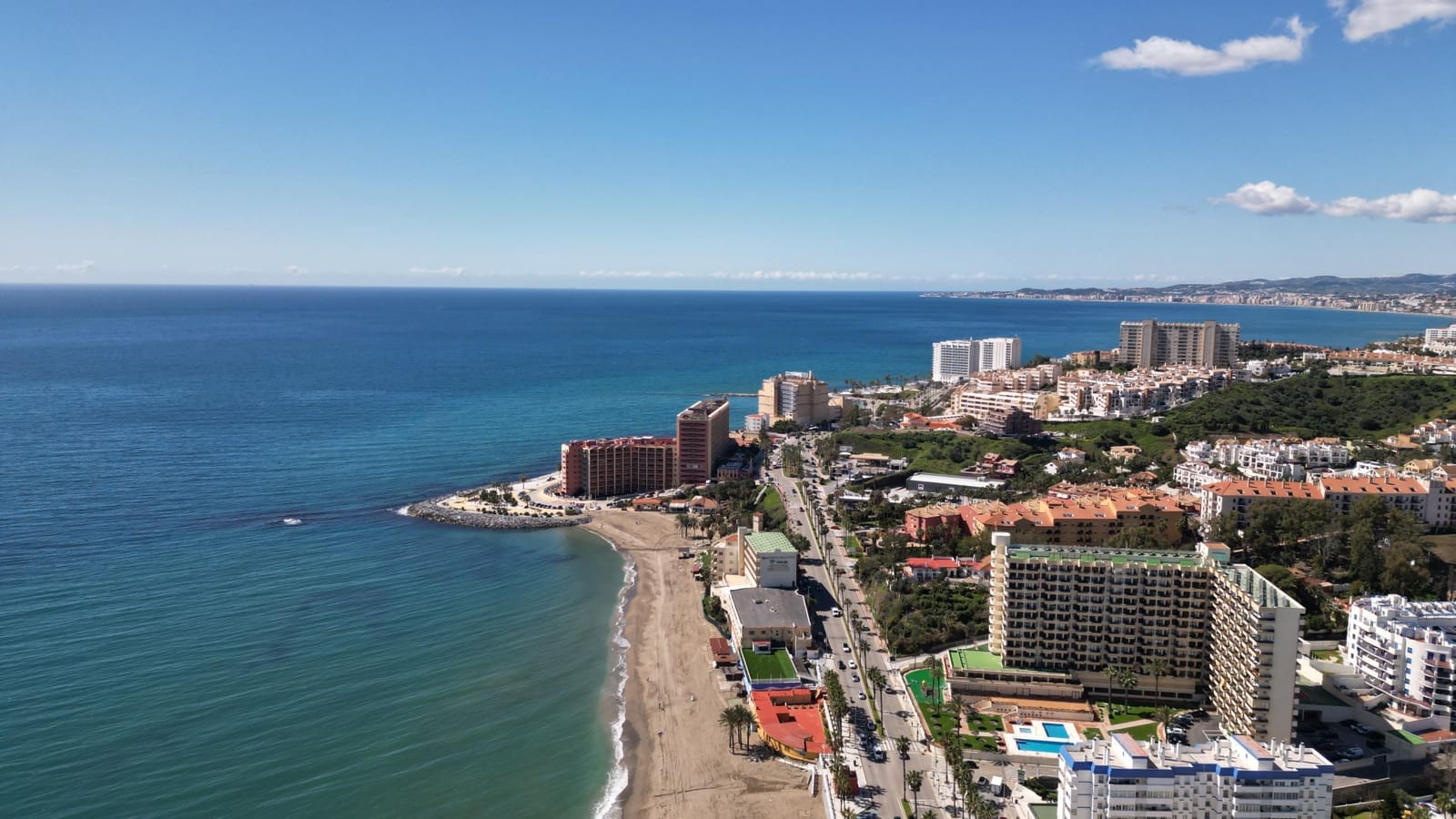 2 bedroom Apartment for sale in Torrequebrada with pool garage - € 530,000 (Ref: 9942717)