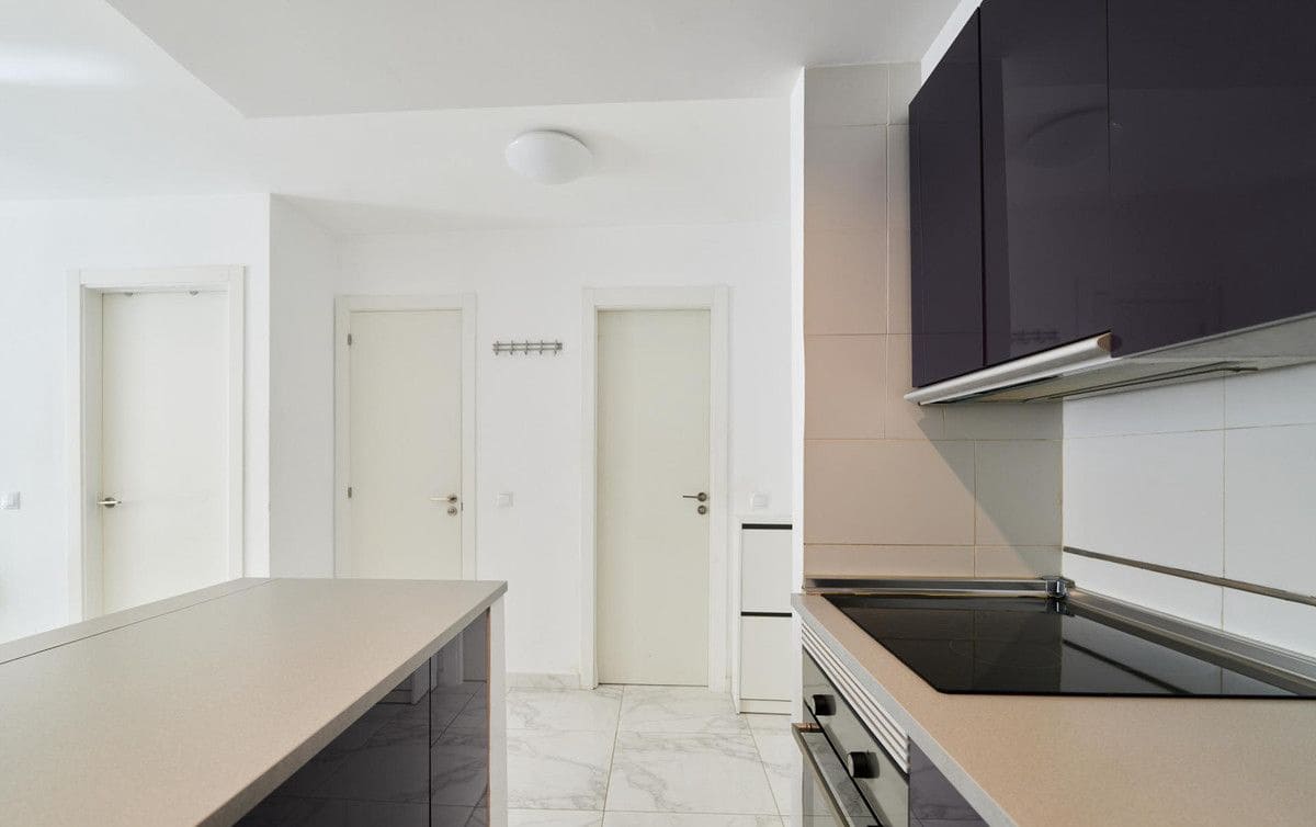 2 slaapkamer Appartement te koop in Marbella - € 460.000 (Ref: 9950007)
