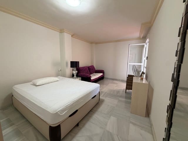2 makuuhuone Huoneisto vuokrattavana paikassa Marbella mukana uima-altaan 
autotalli - 2 600 € (Ref: 9952802)
