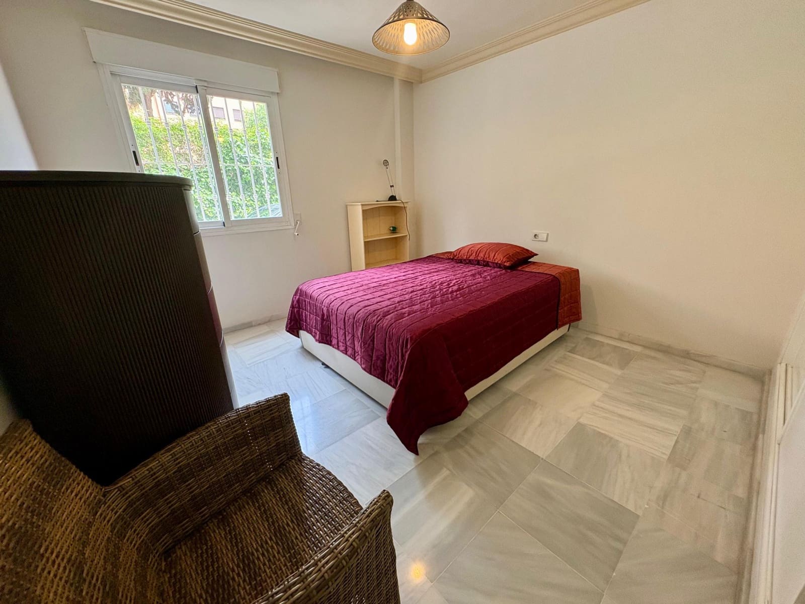 Appartement de 2 chambres à louer à Marbella avec piscine garage - 2 400 € (Ref: 9952802)