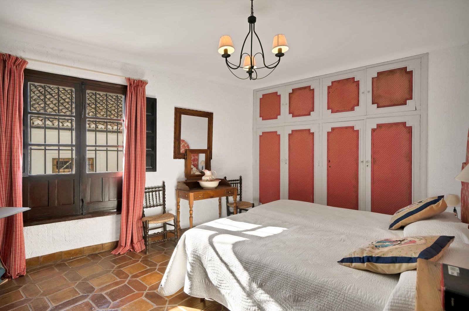 5 bedroom Villa for sale in Ronda with pool garage - € 1,160,000 (Ref: 9958131)