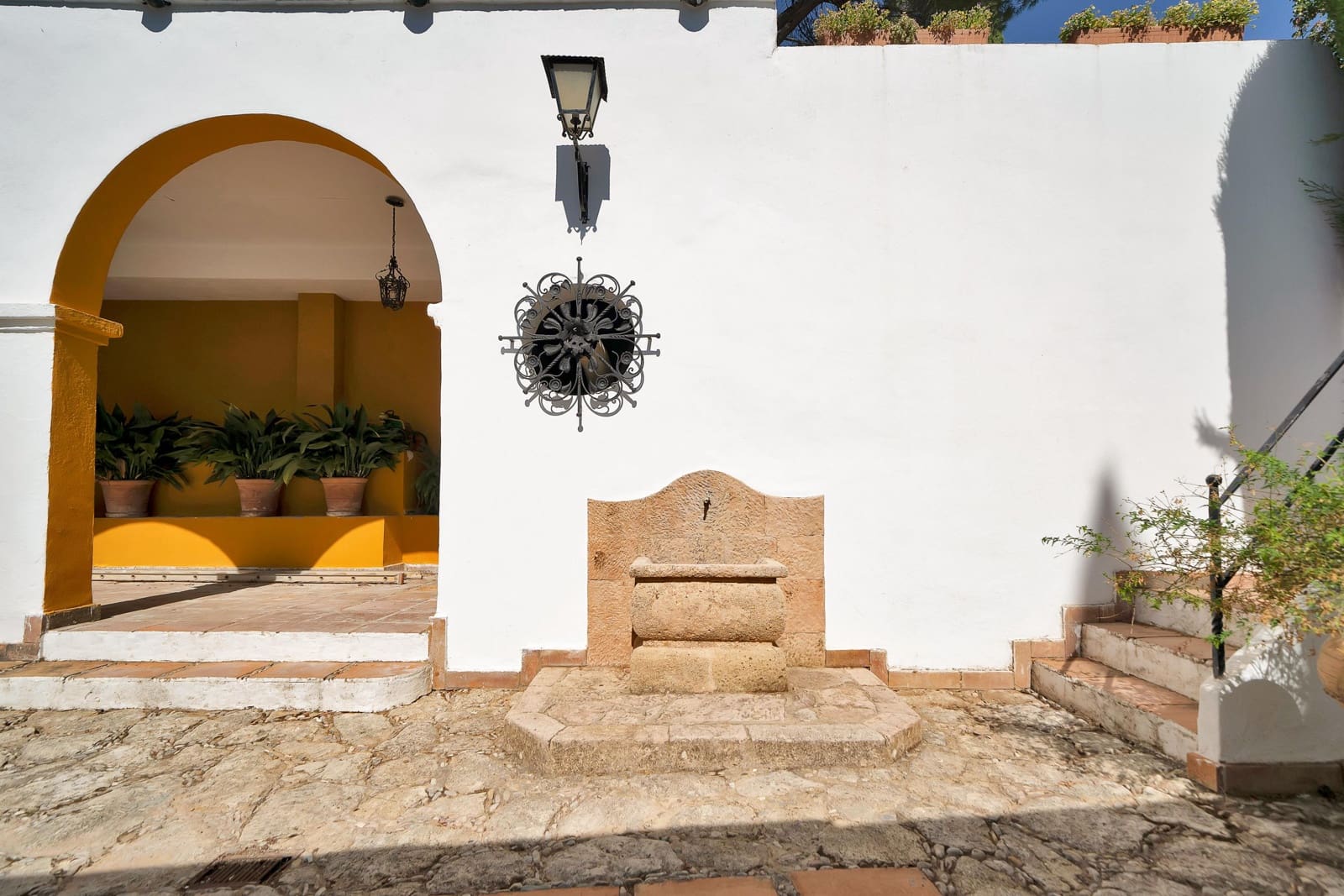 5 bedroom Villa for sale in Ronda with pool garage - € 1,160,000 (Ref: 9958131)