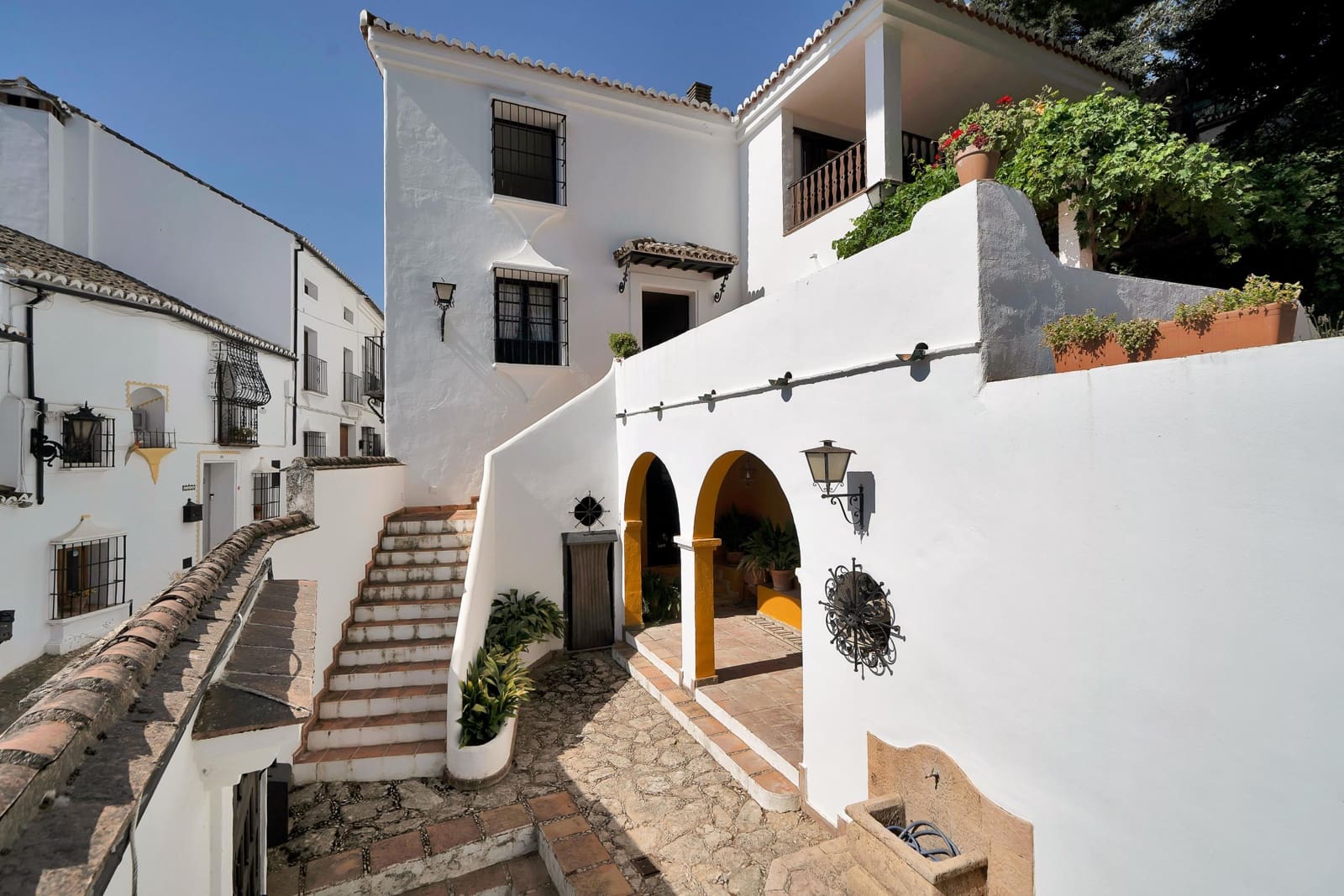 5 bedroom Villa for sale in Ronda with pool garage - € 1,160,000 (Ref: 9958131)