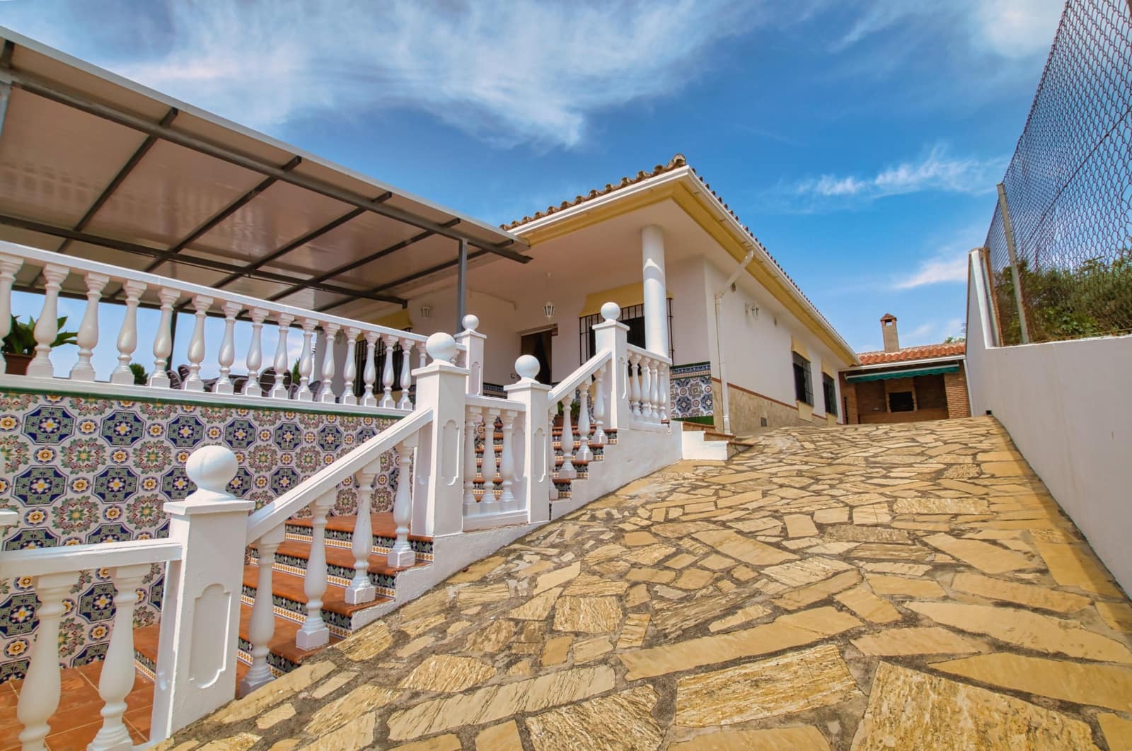 4 bedroom Finca/Country House for sale in Periana with pool garage - € 440,000 (Ref: 9963322)