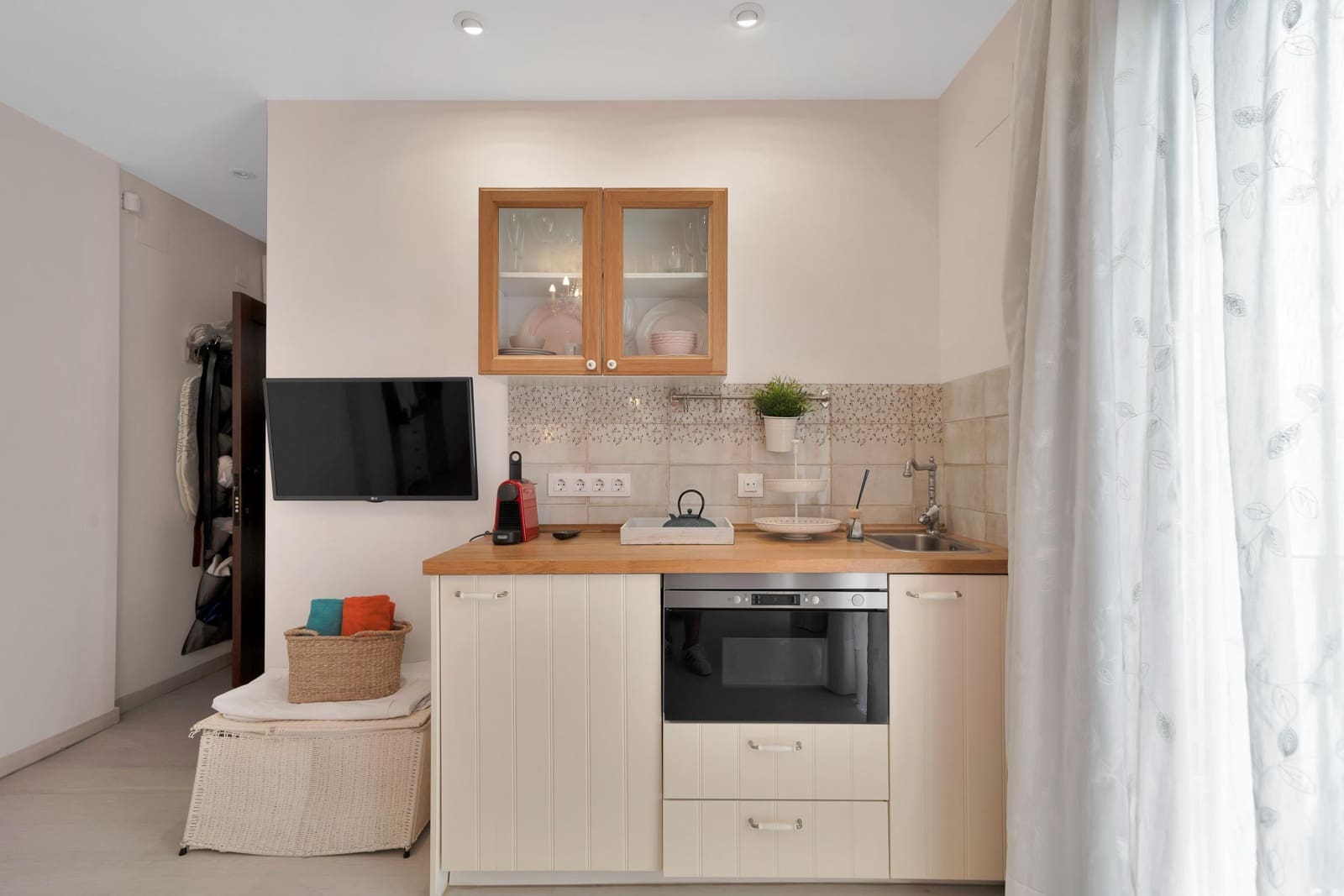 Hotel de 4 habitaciones en Marbella en venta - 3.500.000 € (Ref: 9963325)