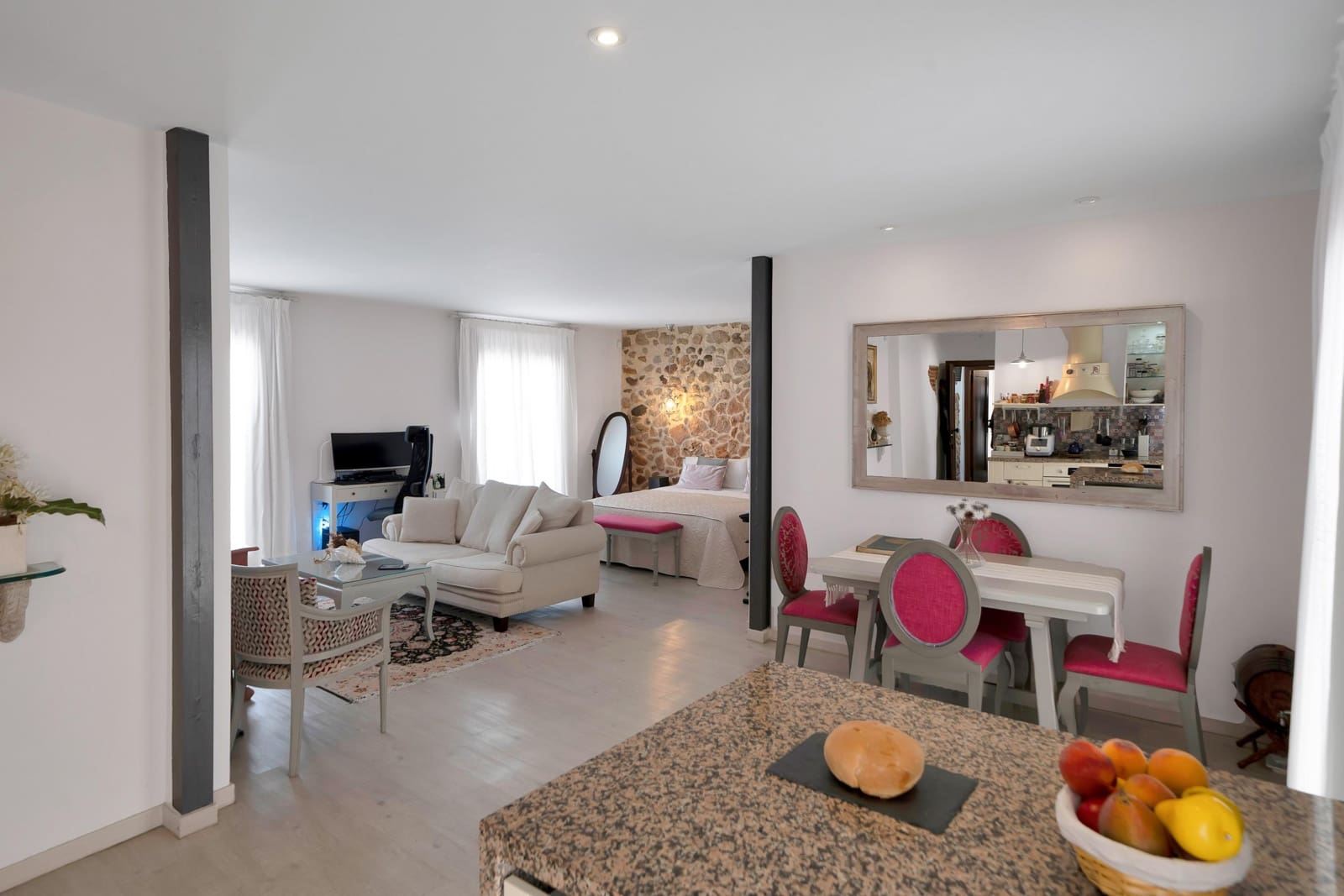 4 slaapkamer Hotel te koop in Marbella - € 3.500.000 (Ref: 9963325)