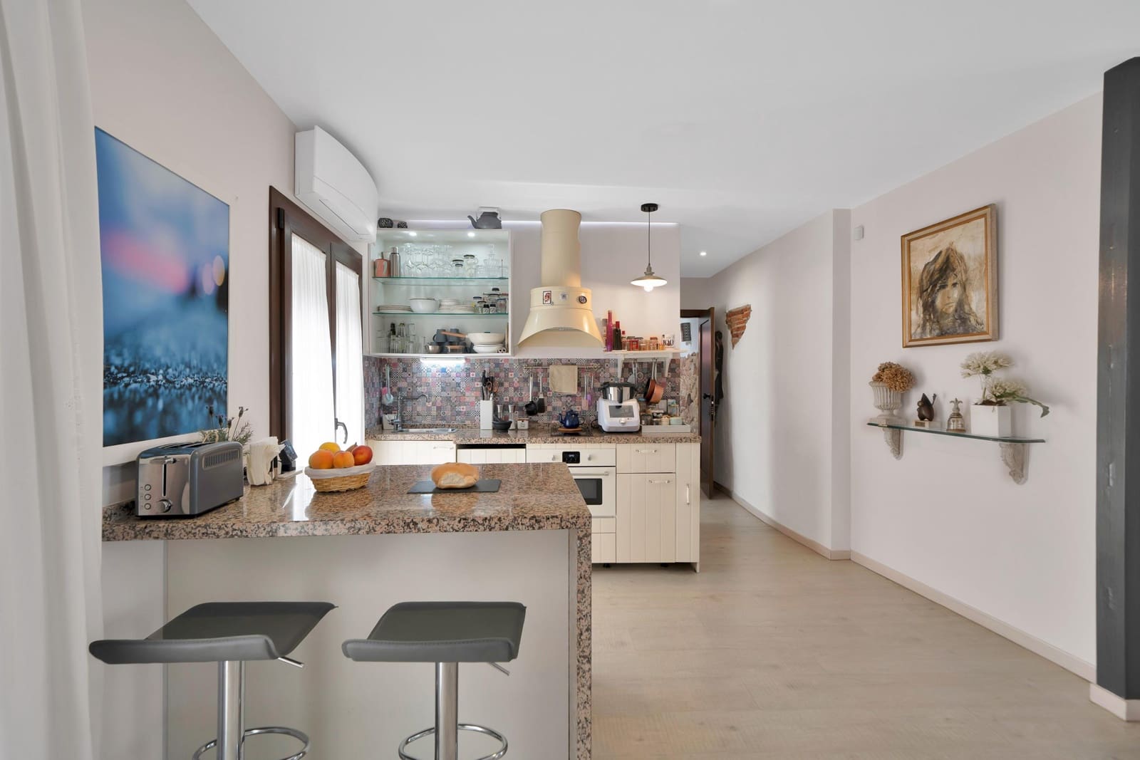 4 slaapkamer Hotel te koop in Marbella - € 3.500.000 (Ref: 9963325)