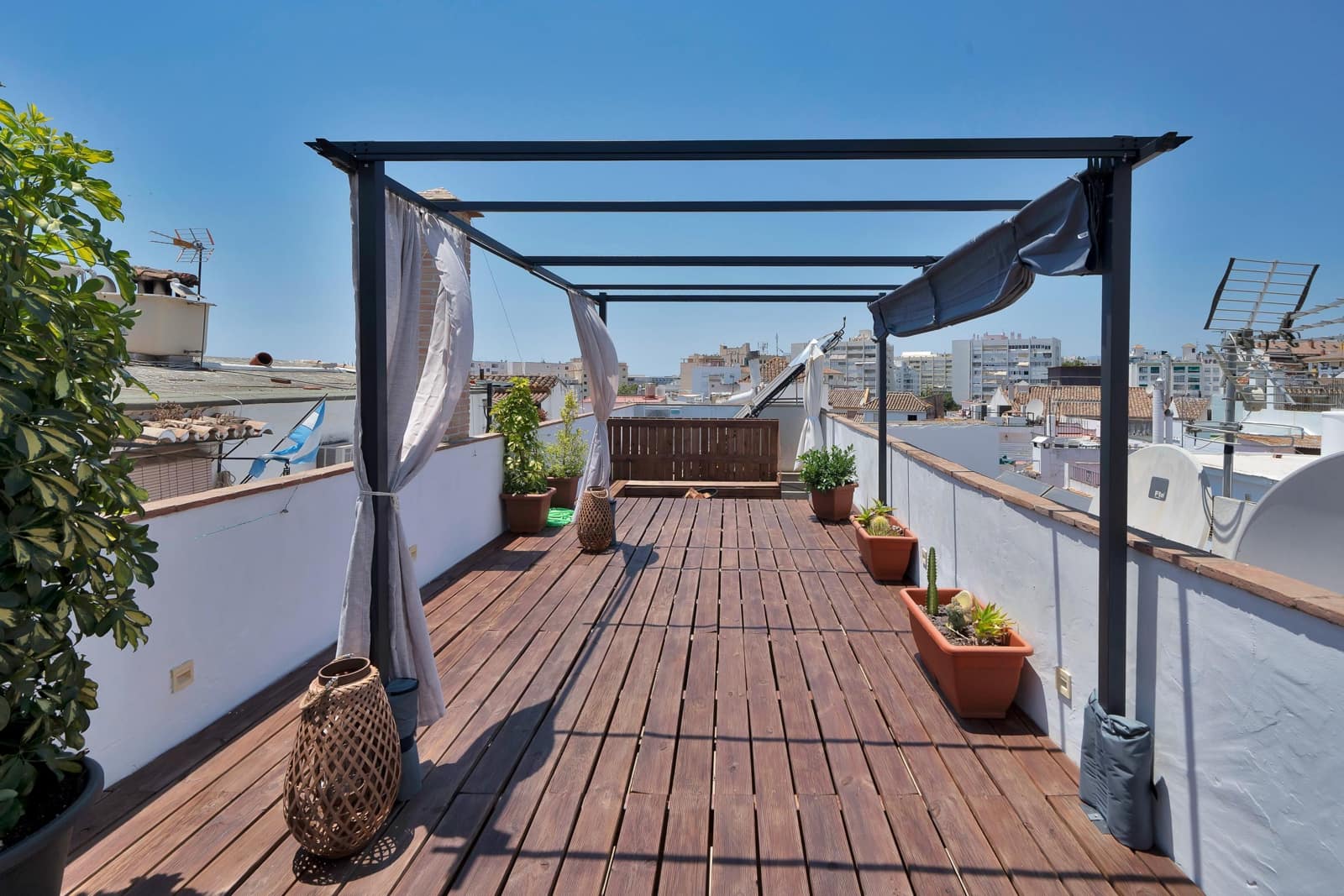 4 slaapkamer Hotel te koop in Marbella - € 3.500.000 (Ref: 9963325)