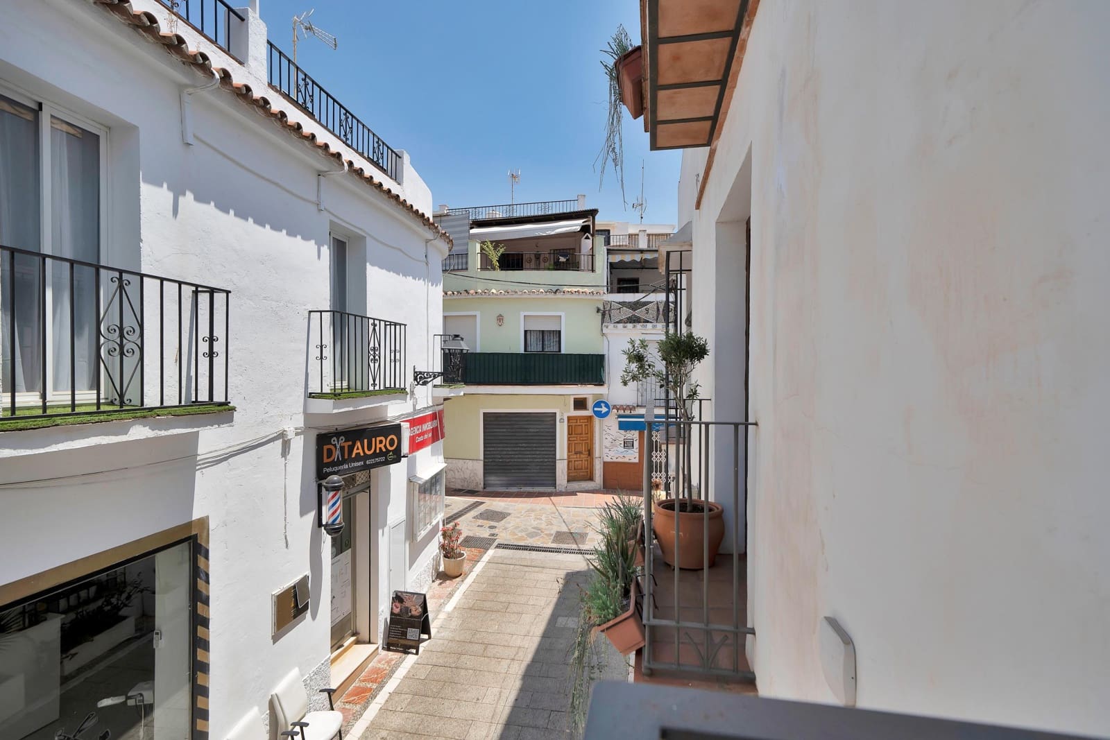 4 slaapkamer Hotel te koop in Marbella - € 3.500.000 (Ref: 9963325)