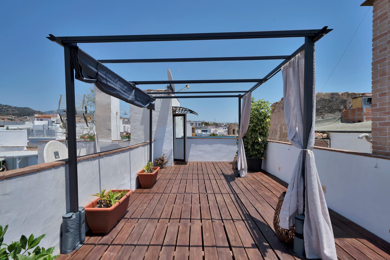 4 slaapkamer Hotel te koop in Marbella - € 3.500.000 (Ref: 9963325)