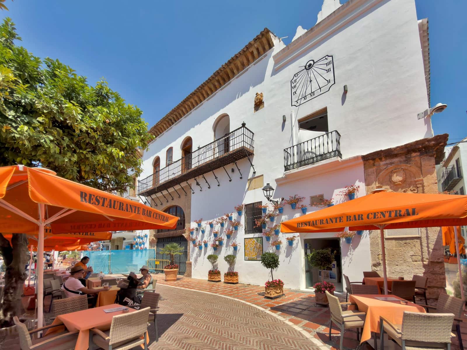 4 slaapkamer Hotel te koop in Marbella - € 3.500.000 (Ref: 9963325)