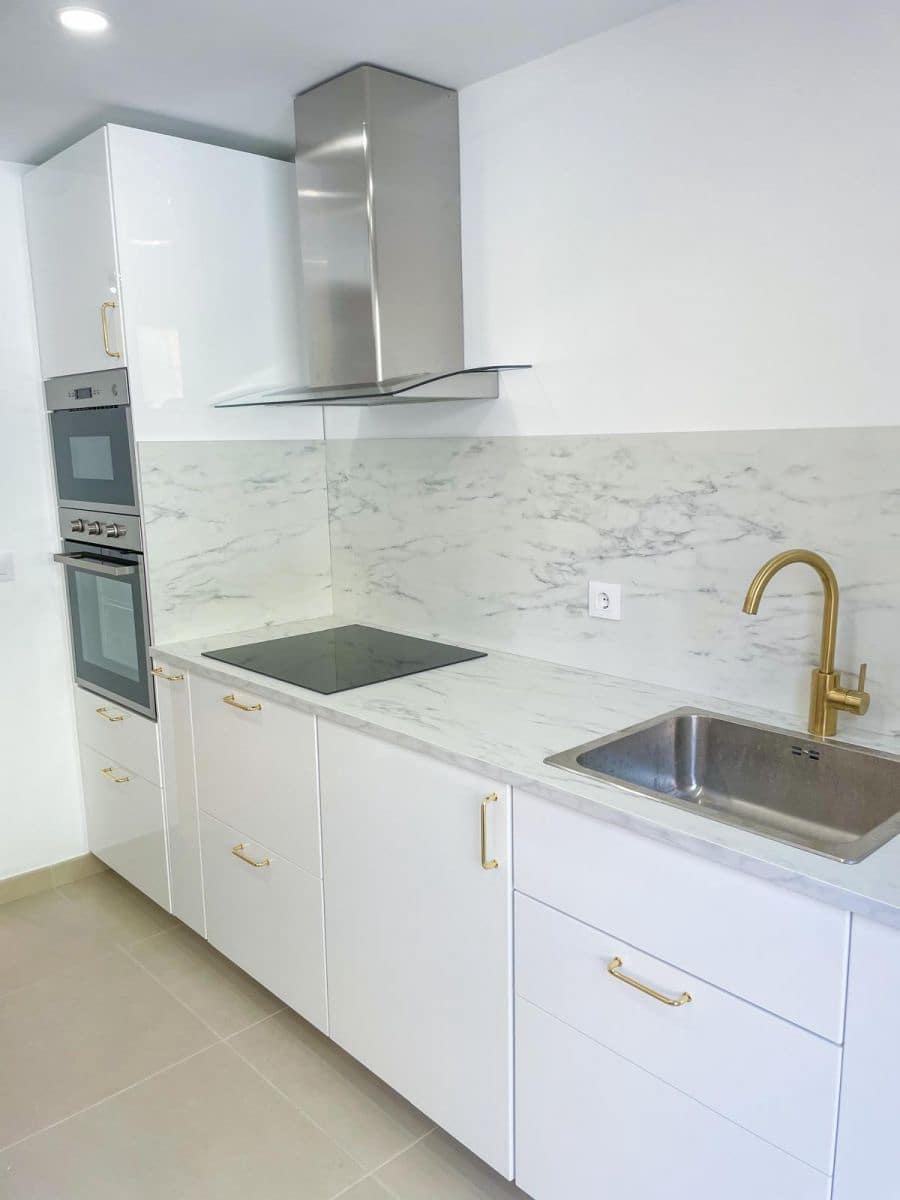 2 bedroom Apartment for rent in Marbella with pool garage - € 1,900 (Ref: 9966797)