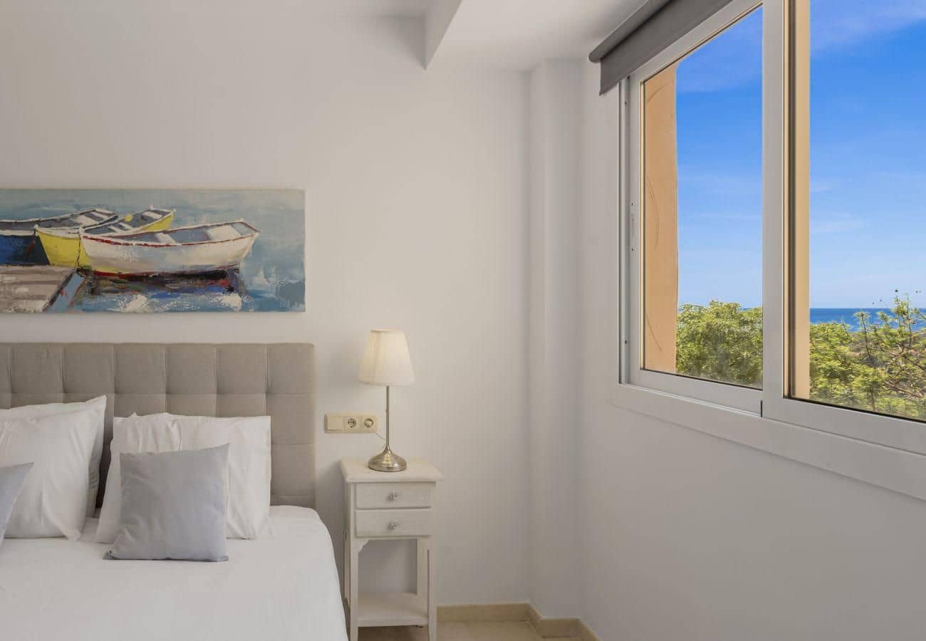 2 bedroom Apartment for rent in Marbella with pool garage - € 1,900 (Ref: 9966797)