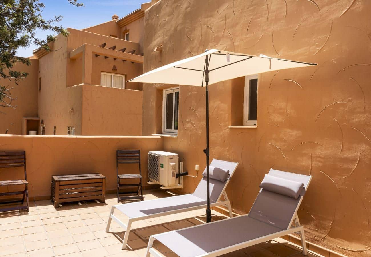 2 bedroom Apartment for rent in Marbella with pool garage - € 1,900 (Ref: 9966797)